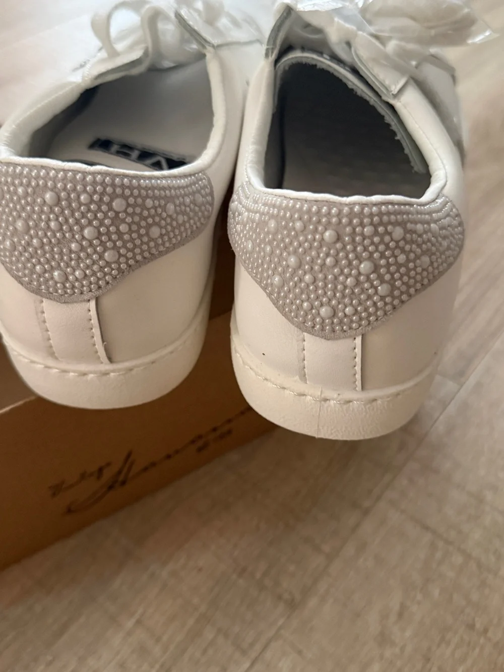Vintage Havana White  Sneakers with pearls  Star
